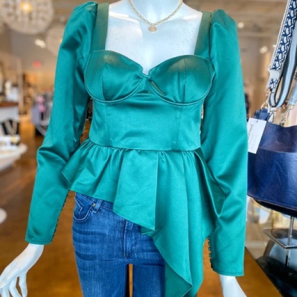 Self-Portrait Duchess Top - Picture 5 of 7